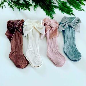 Velvet bow festive socks